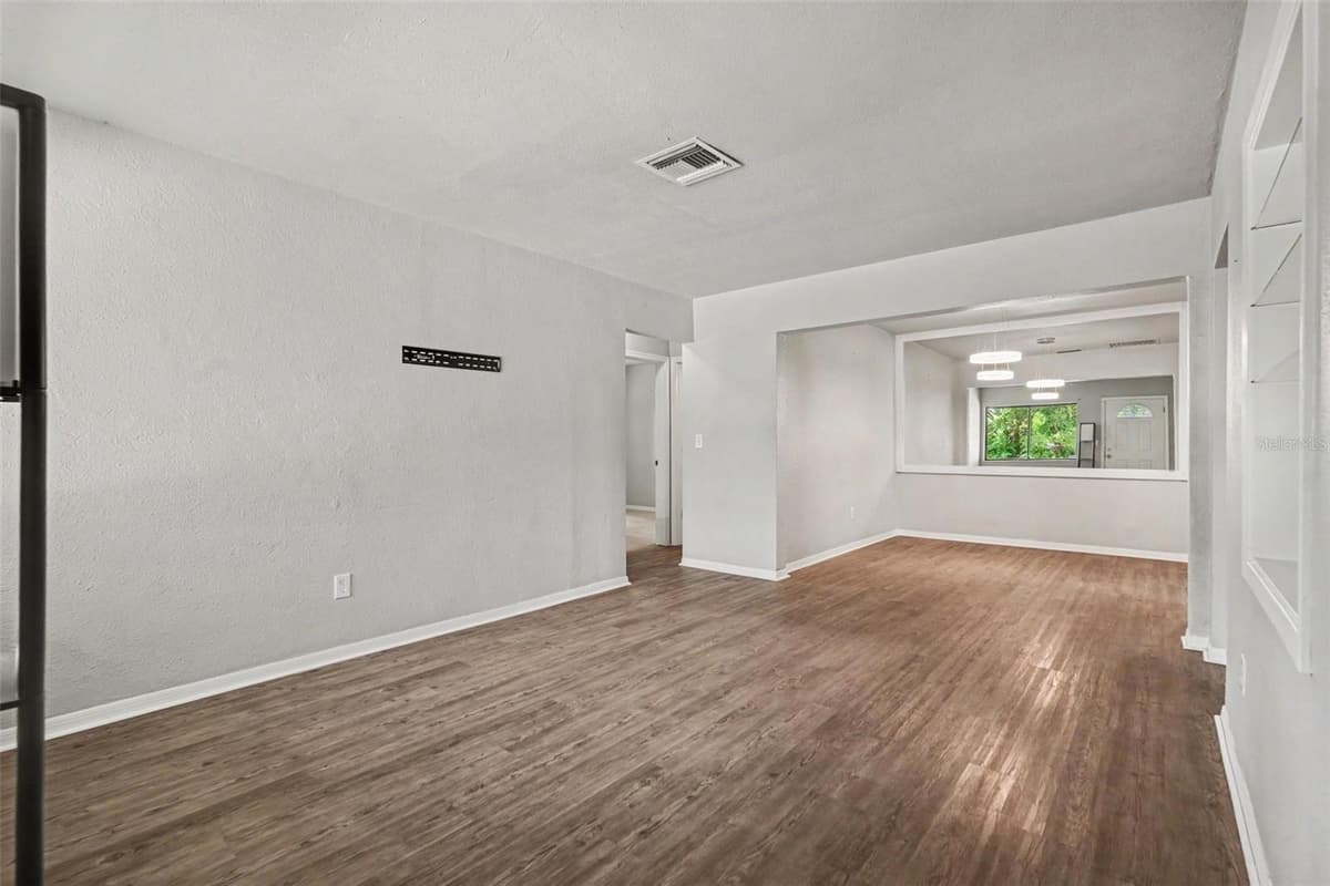 21390 LEHOUIER DR — photo 7 of 29