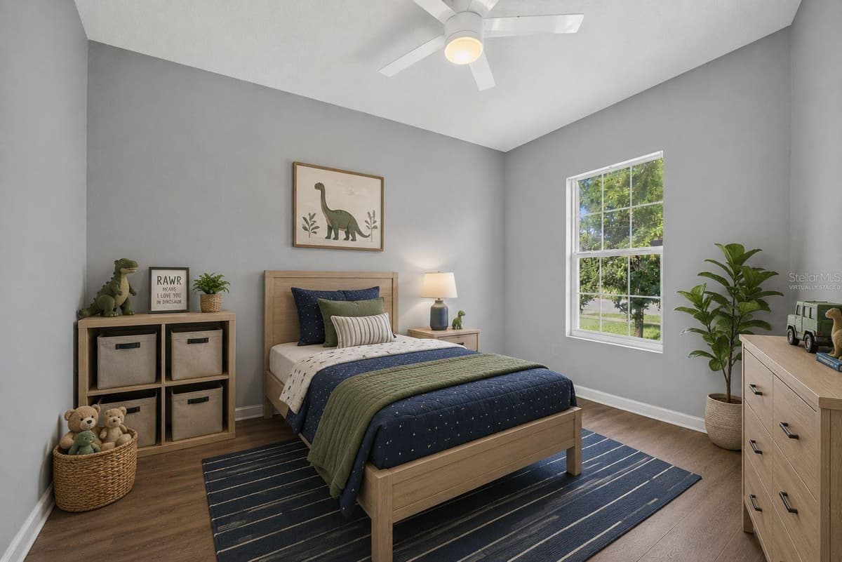 573 LUCERNE BOULEVARD — photo 11 of 40
