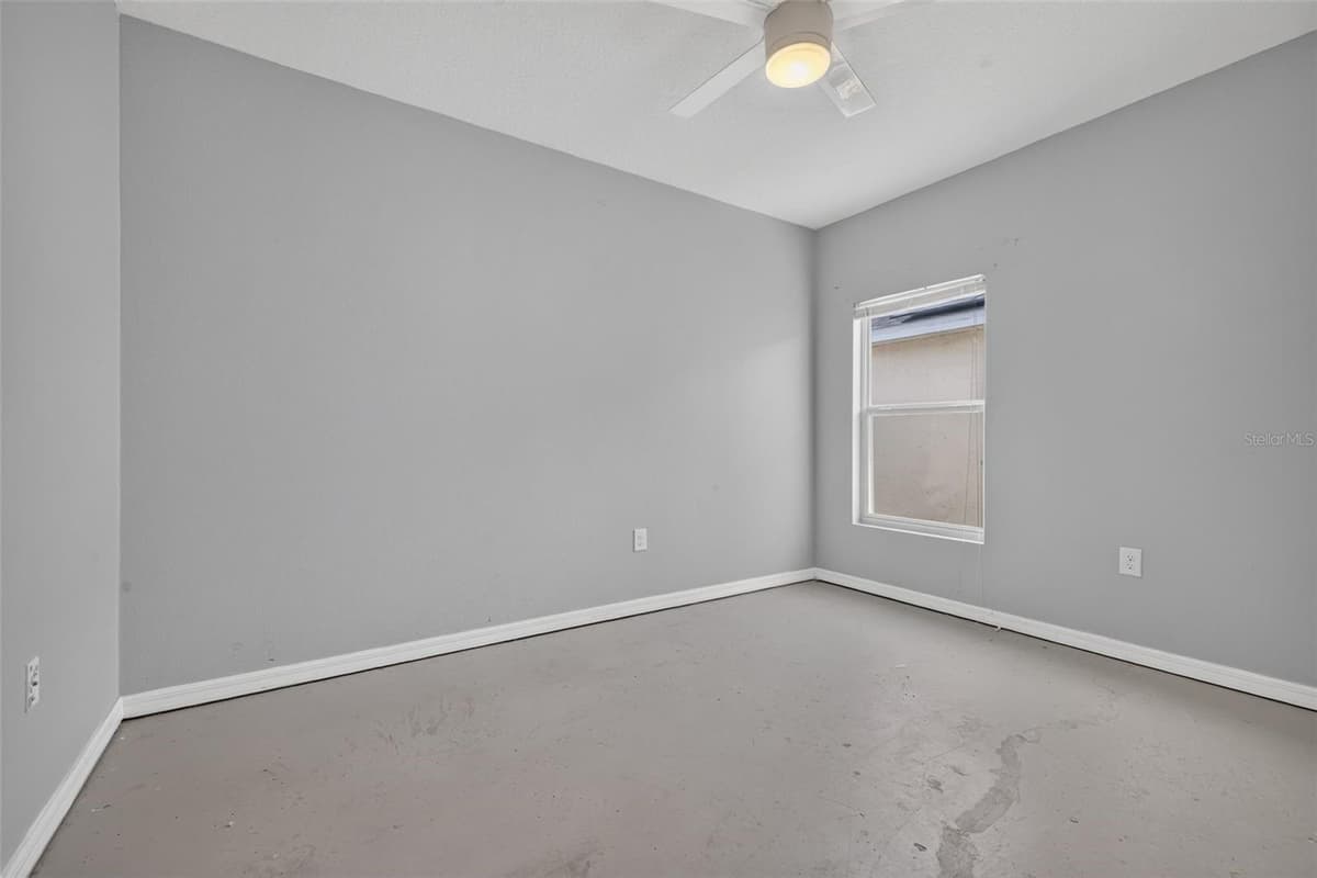 573 LUCERNE BOULEVARD — photo 15 of 40