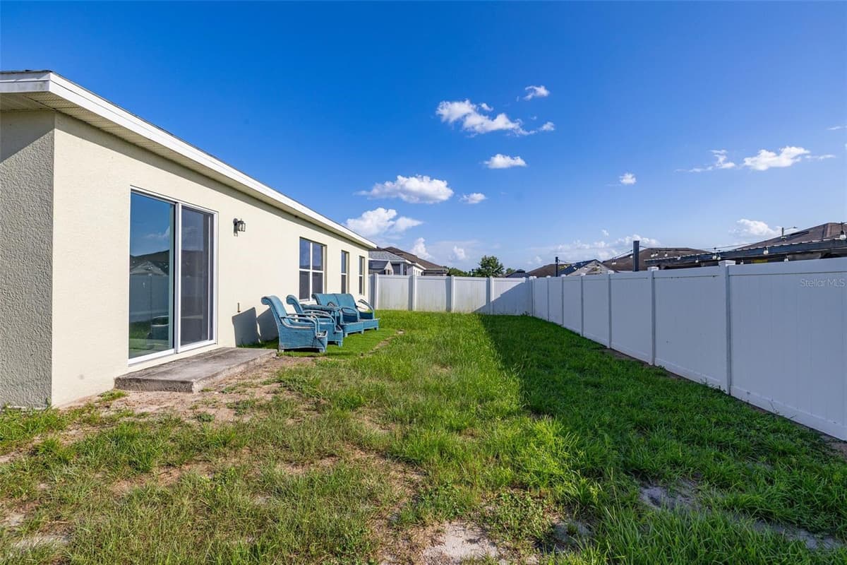 573 LUCERNE BOULEVARD — photo 38 of 40