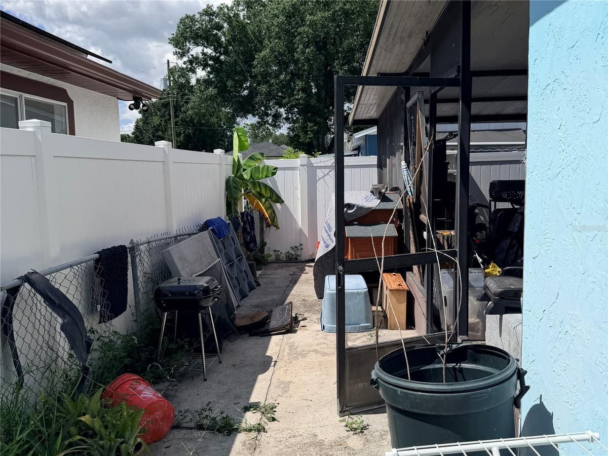 3915 BROAD STREET — photo 17 of 19