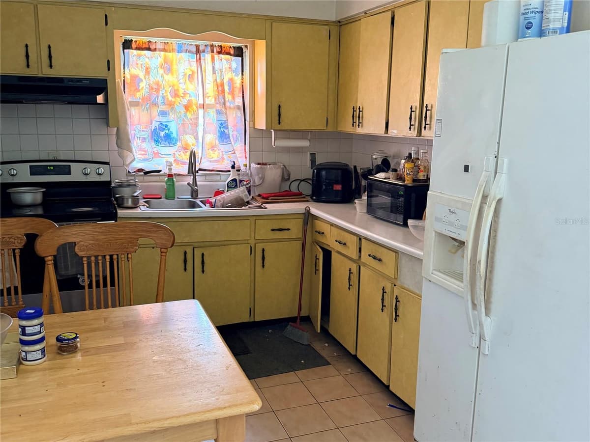 3915 BROAD STREET — photo 12 of 19
