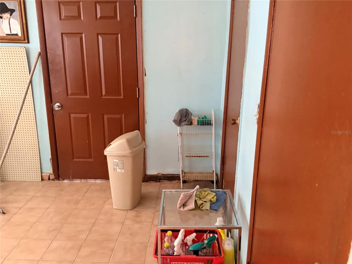 3915 BROAD STREET — photo 13 of 19