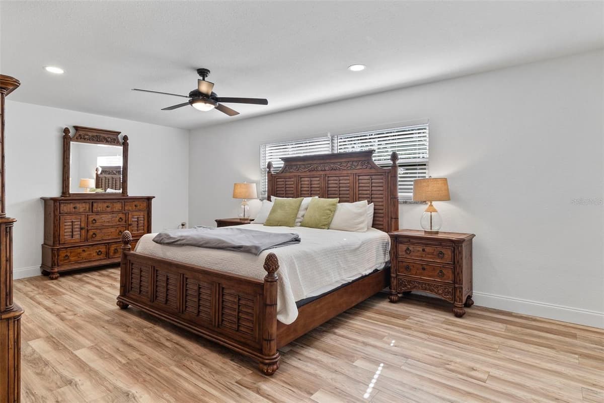 20495 ALBURY DRIVE — photo 4 of 32