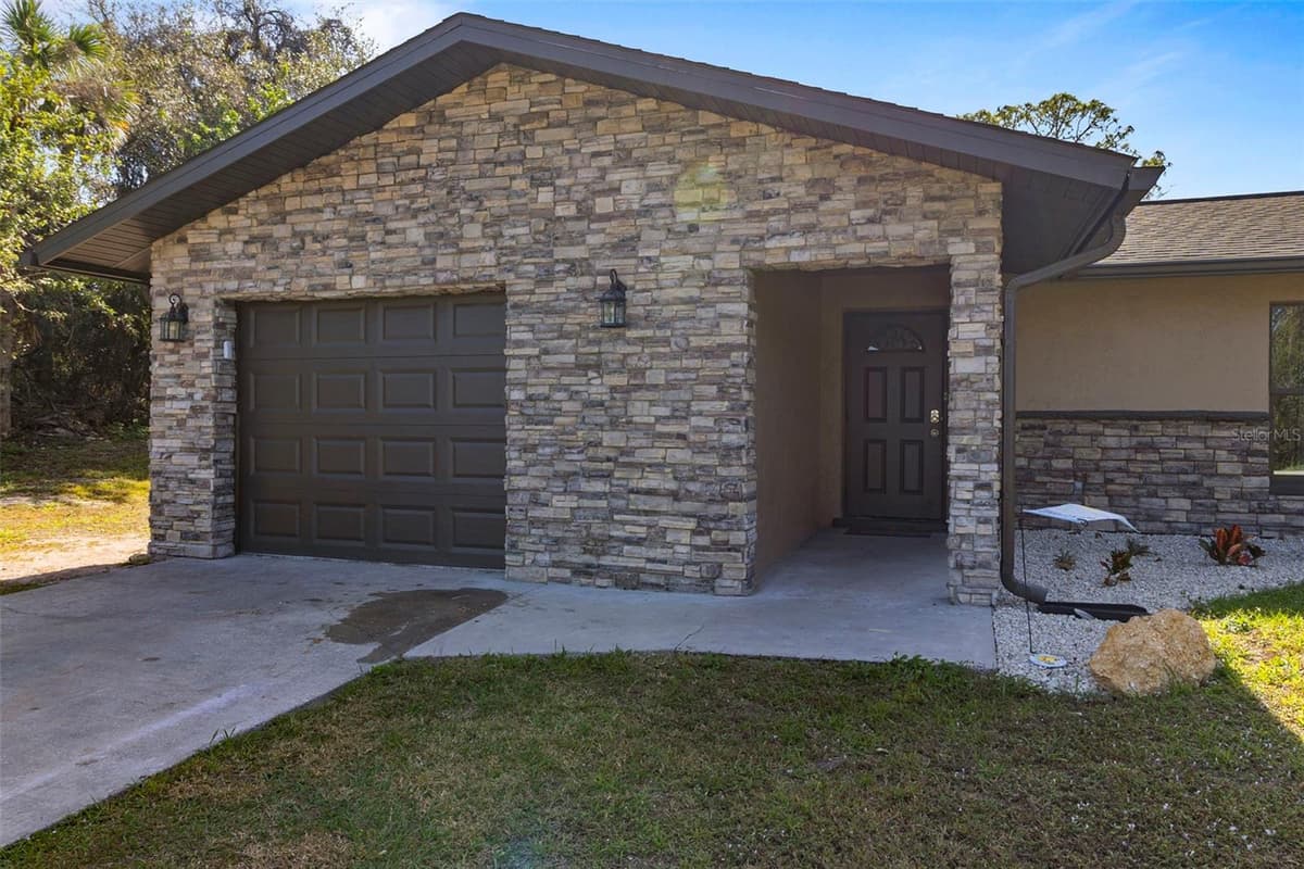 20495 ALBURY DRIVE — photo 5 of 32
