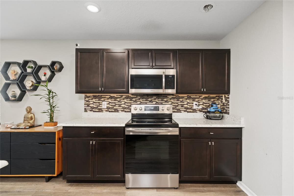 3075 FIELDWOOD CIRCLE — photo 4 of 35