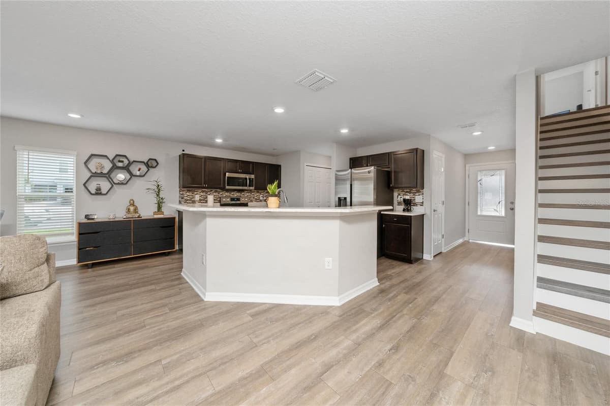 3075 FIELDWOOD CIRCLE — photo 3 of 35