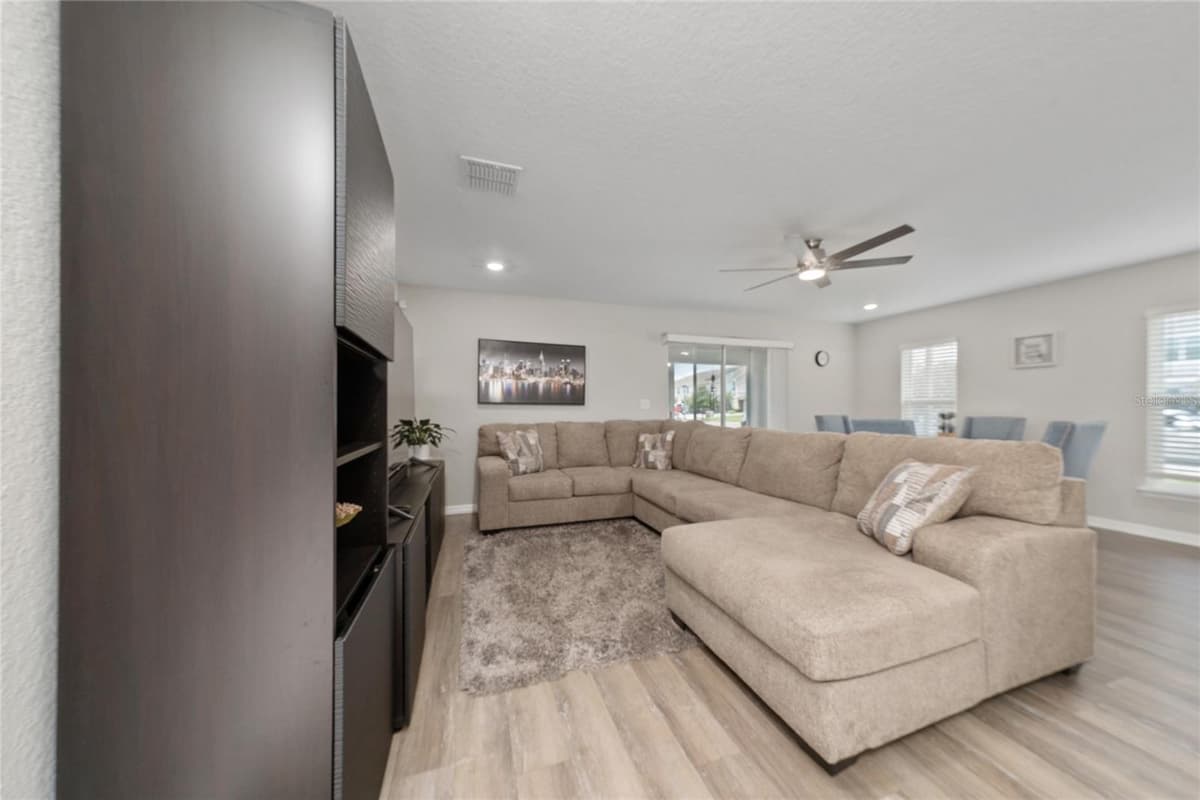 3075 FIELDWOOD CIRCLE — photo 9 of 35