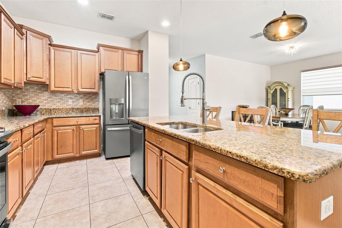 20233 MERRY OAK AVENUE — photo 13 of 55