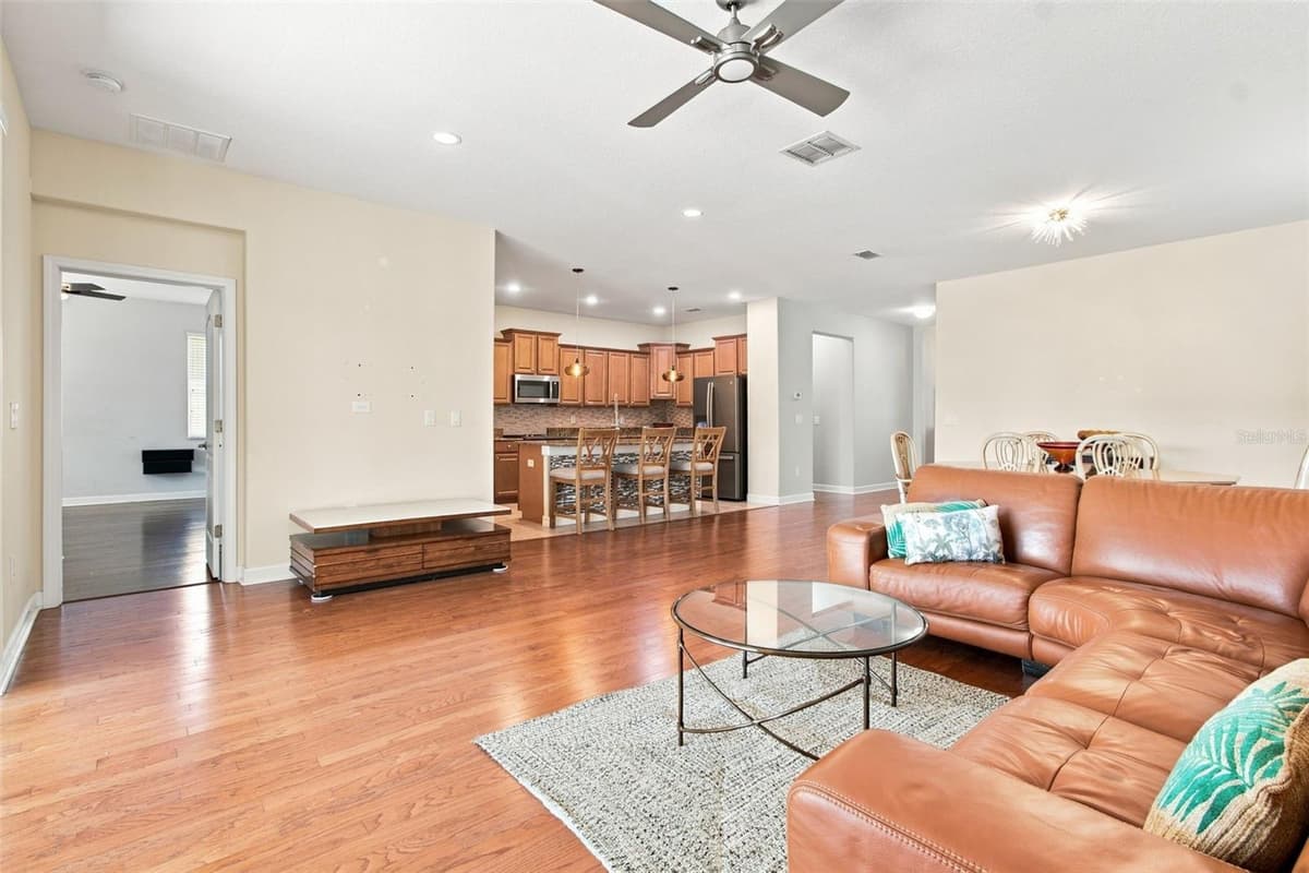 20233 MERRY OAK AVENUE — photo 4 of 55