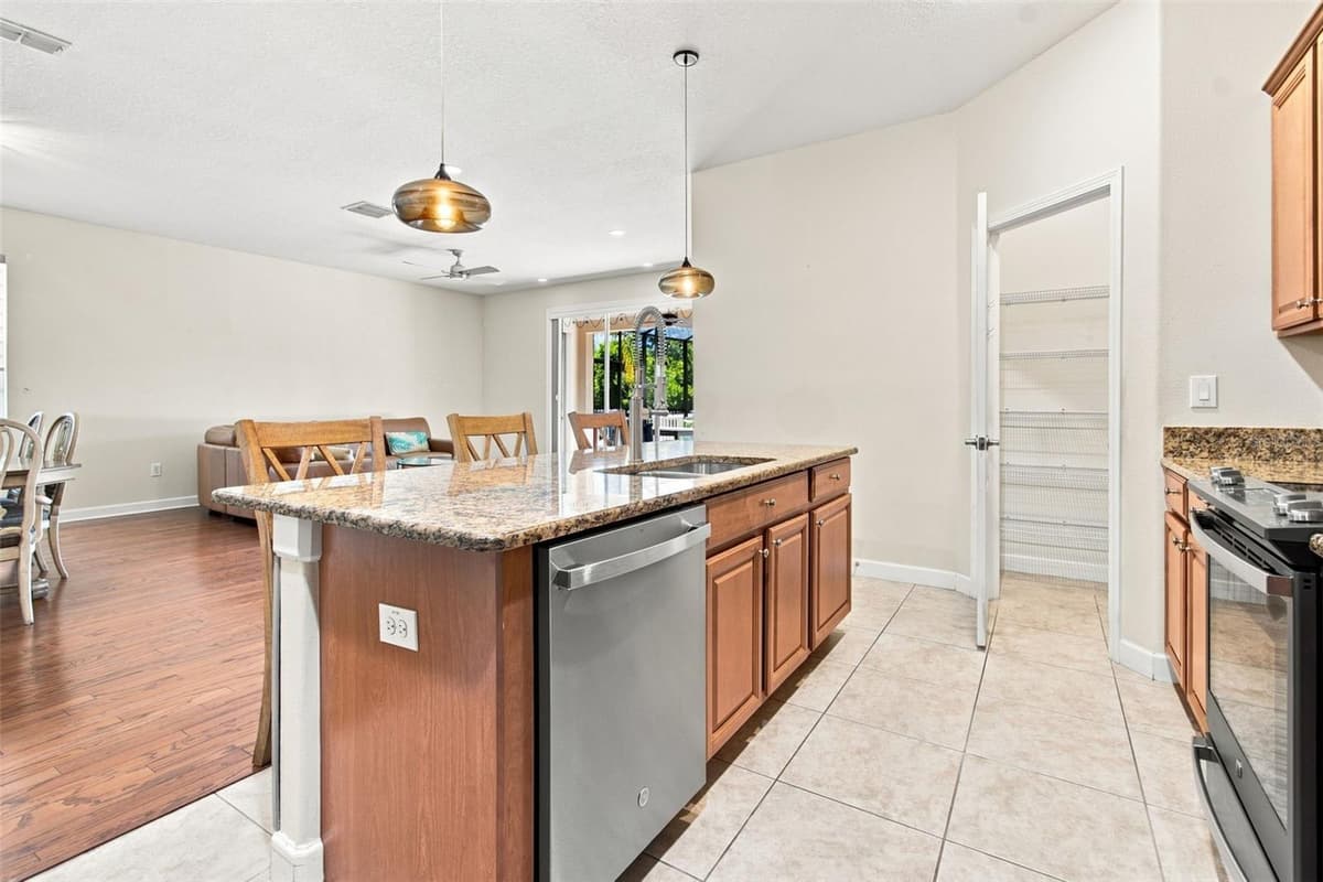 20233 MERRY OAK AVENUE — photo 14 of 55