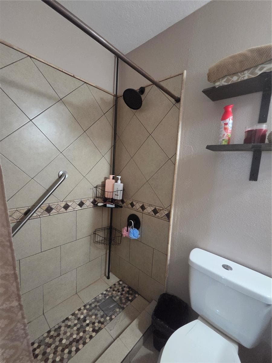 7098 ALAMANDA BOULEVARD — photo 24 of 36
