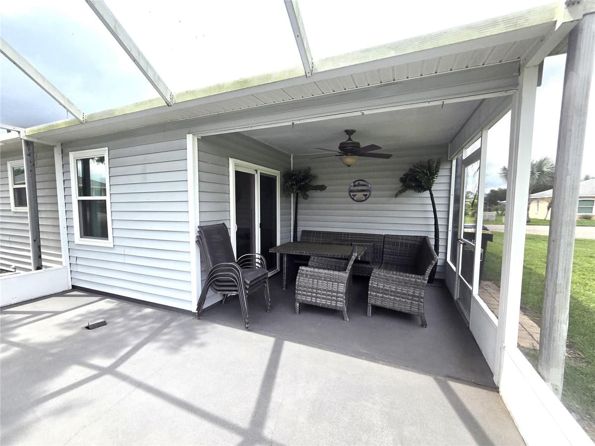 7098 ALAMANDA BOULEVARD — photo 8 of 36