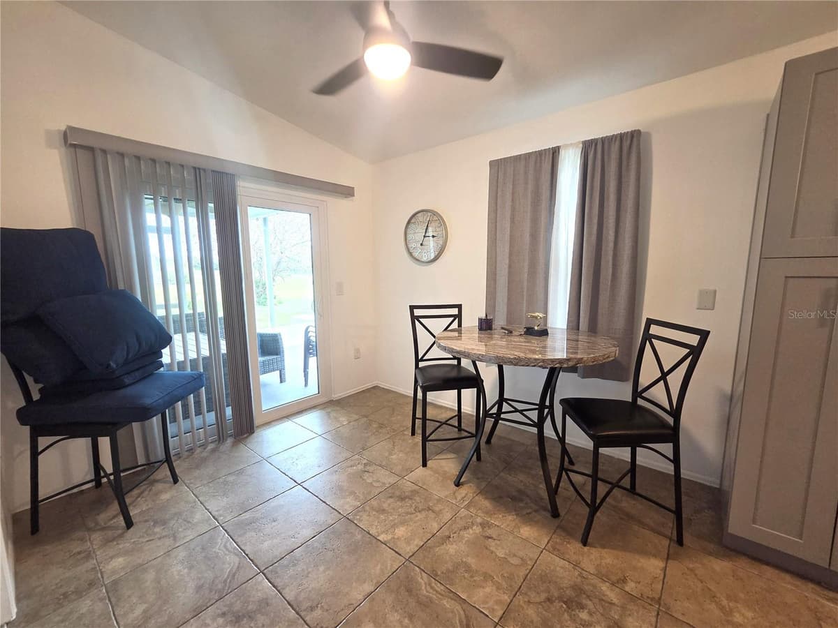 7098 ALAMANDA BOULEVARD — photo 11 of 36