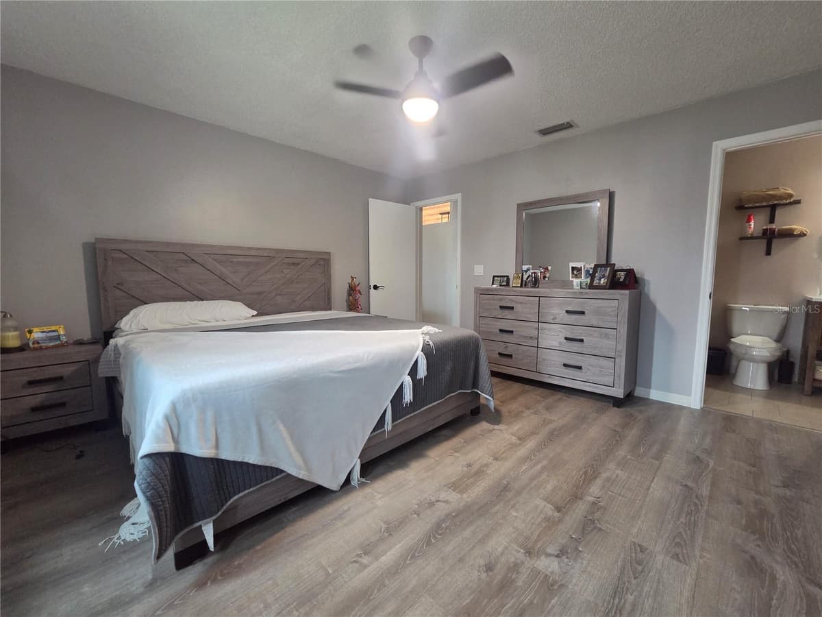 7098 ALAMANDA BOULEVARD — photo 20 of 36
