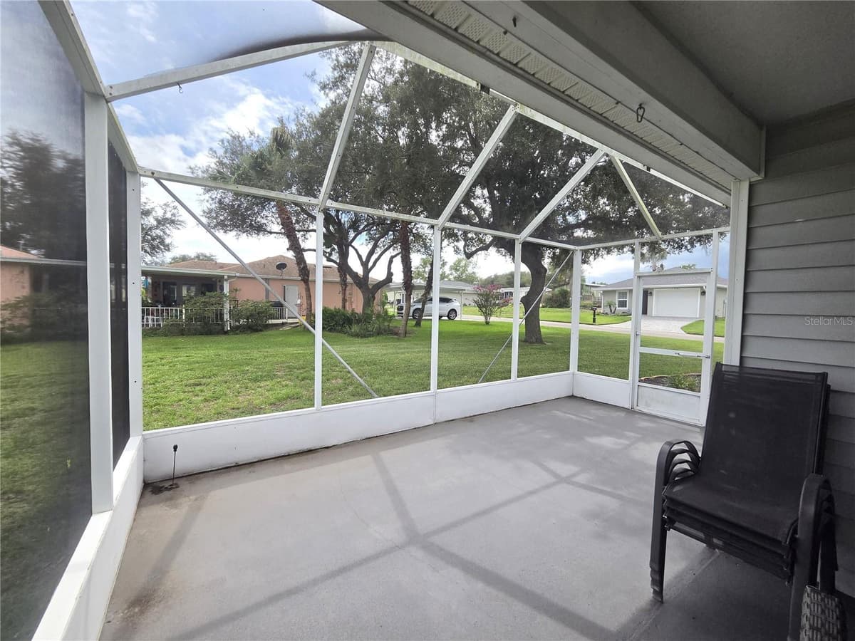 7098 ALAMANDA BOULEVARD — photo 7 of 36