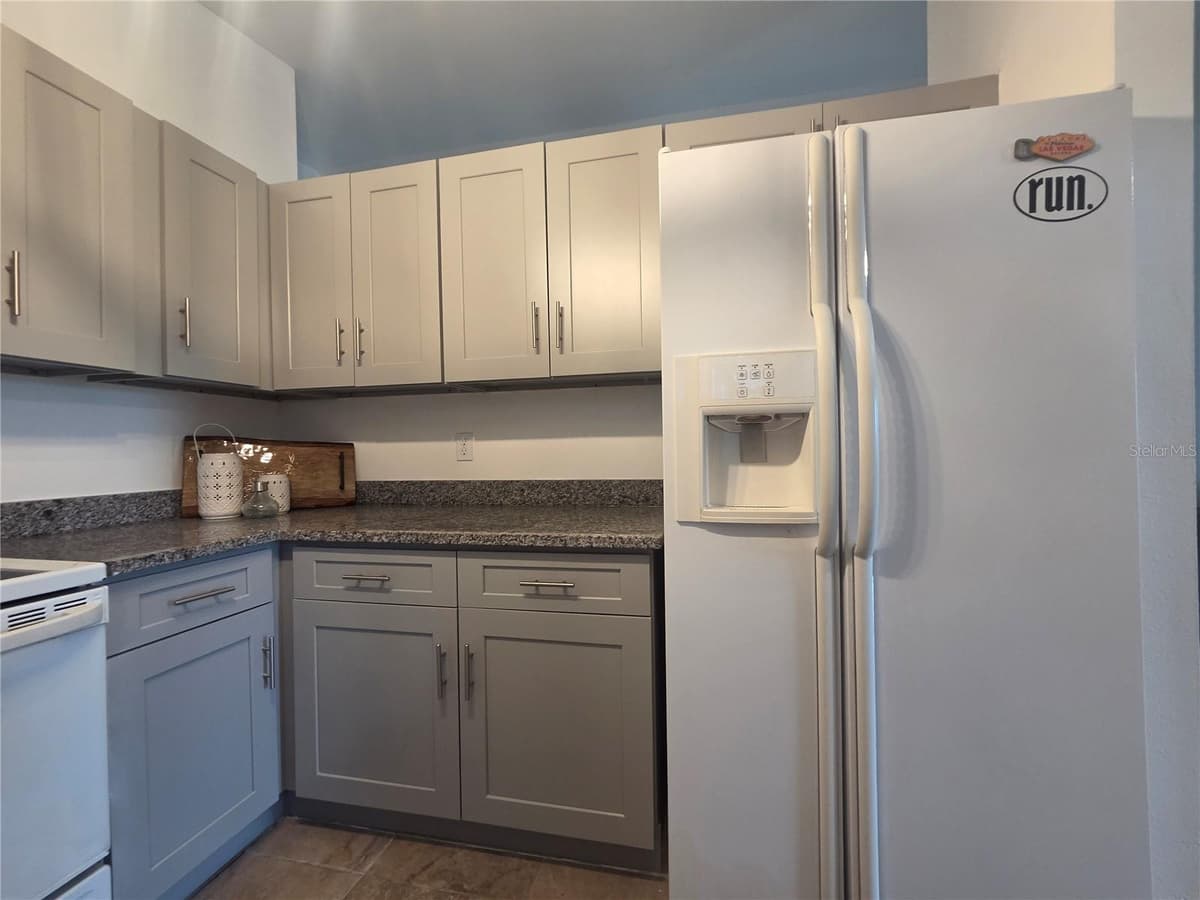 7098 ALAMANDA BOULEVARD — photo 13 of 36