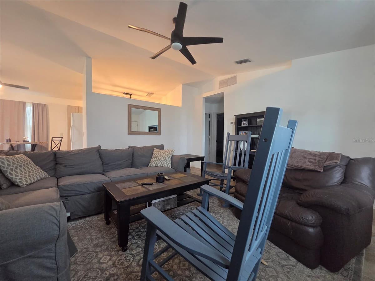 7098 ALAMANDA BOULEVARD — photo 16 of 36