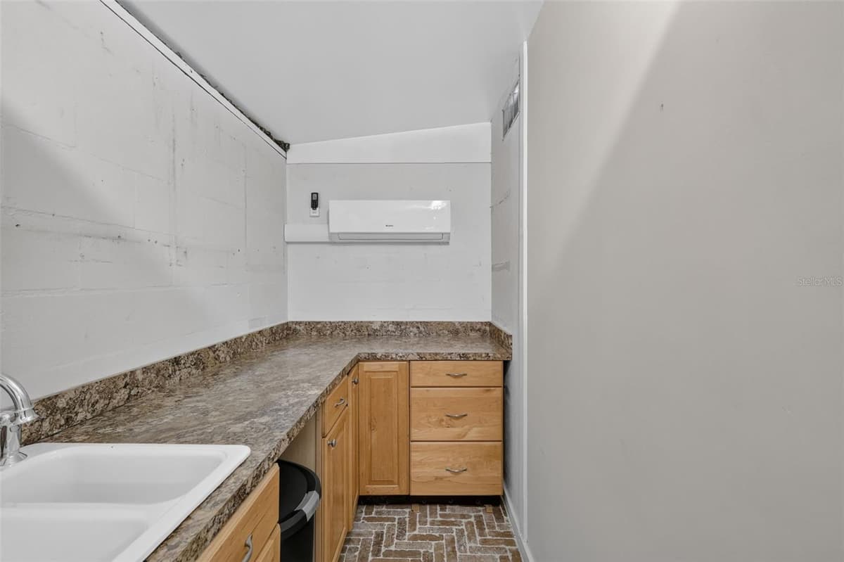 2434 TRACE AVE — photo 27 of 35