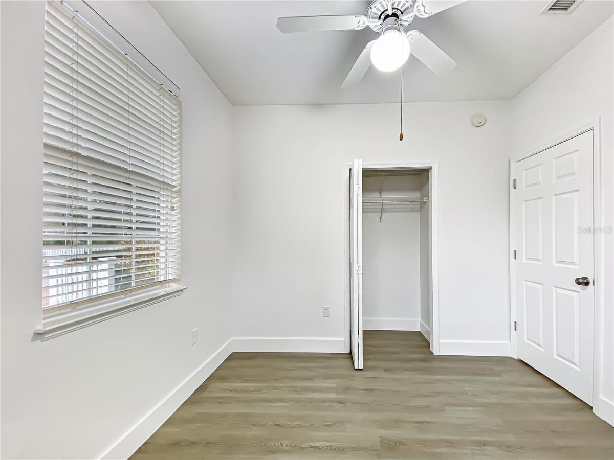 10301 52ND AVENUE — photo 13 of 22