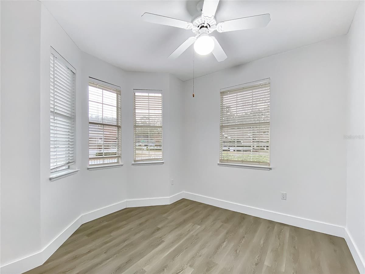 10301 52ND AVENUE — photo 16 of 22