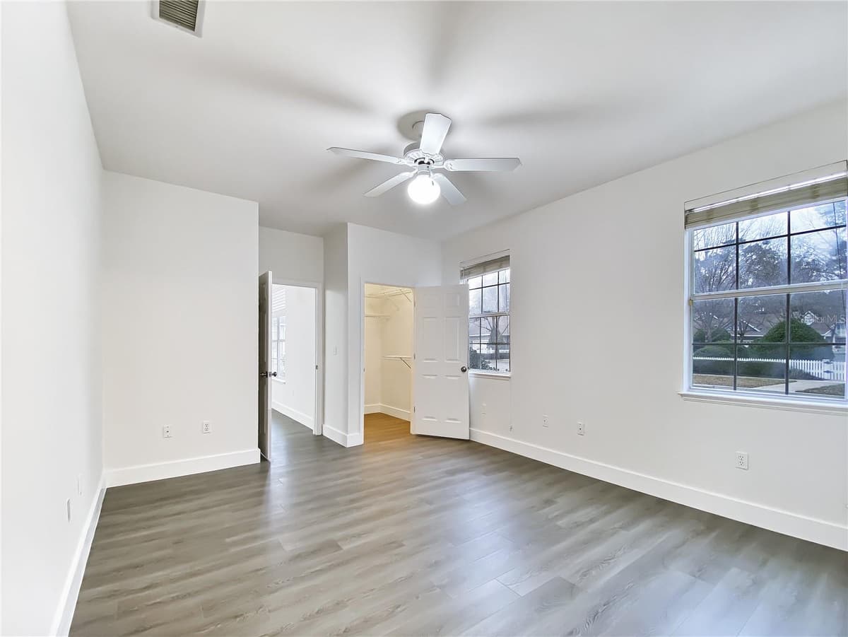 10301 52ND AVENUE — photo 10 of 22