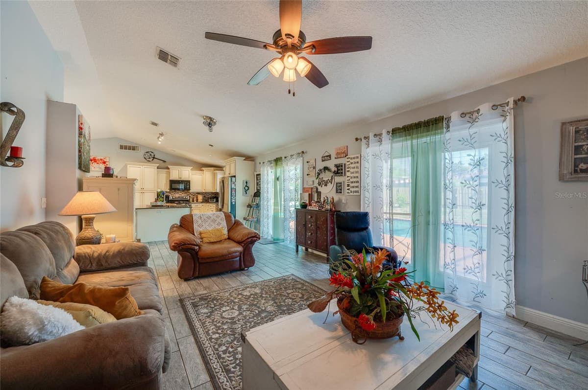 578 GOODRICH DRIVE — photo 13 of 36