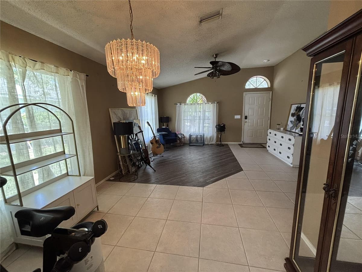 348 FOUNTAINVIEW CIRCLE — photo 6 of 19