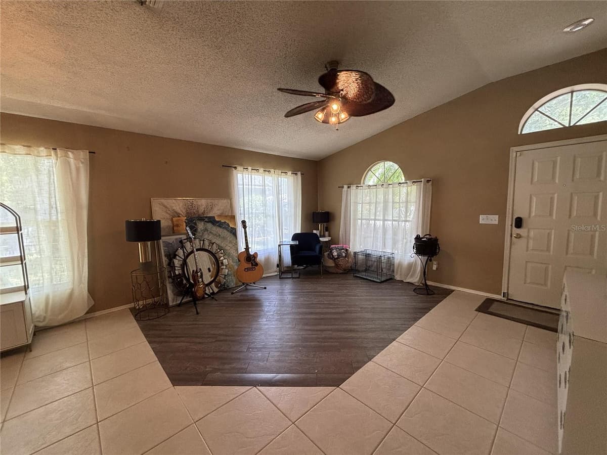 348 FOUNTAINVIEW CIRCLE — photo 4 of 19