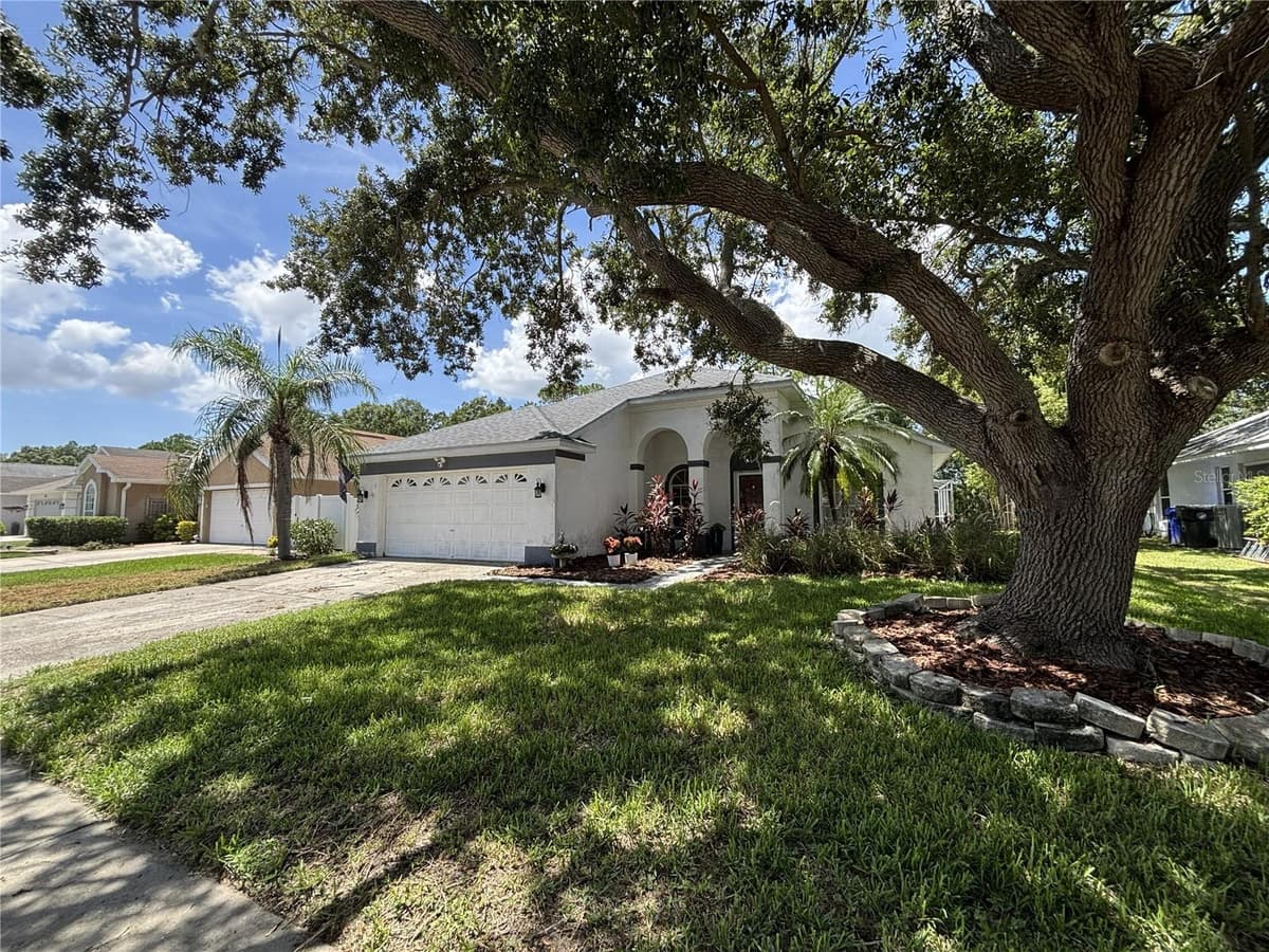 348 FOUNTAINVIEW CIRCLE — photo 3 of 19