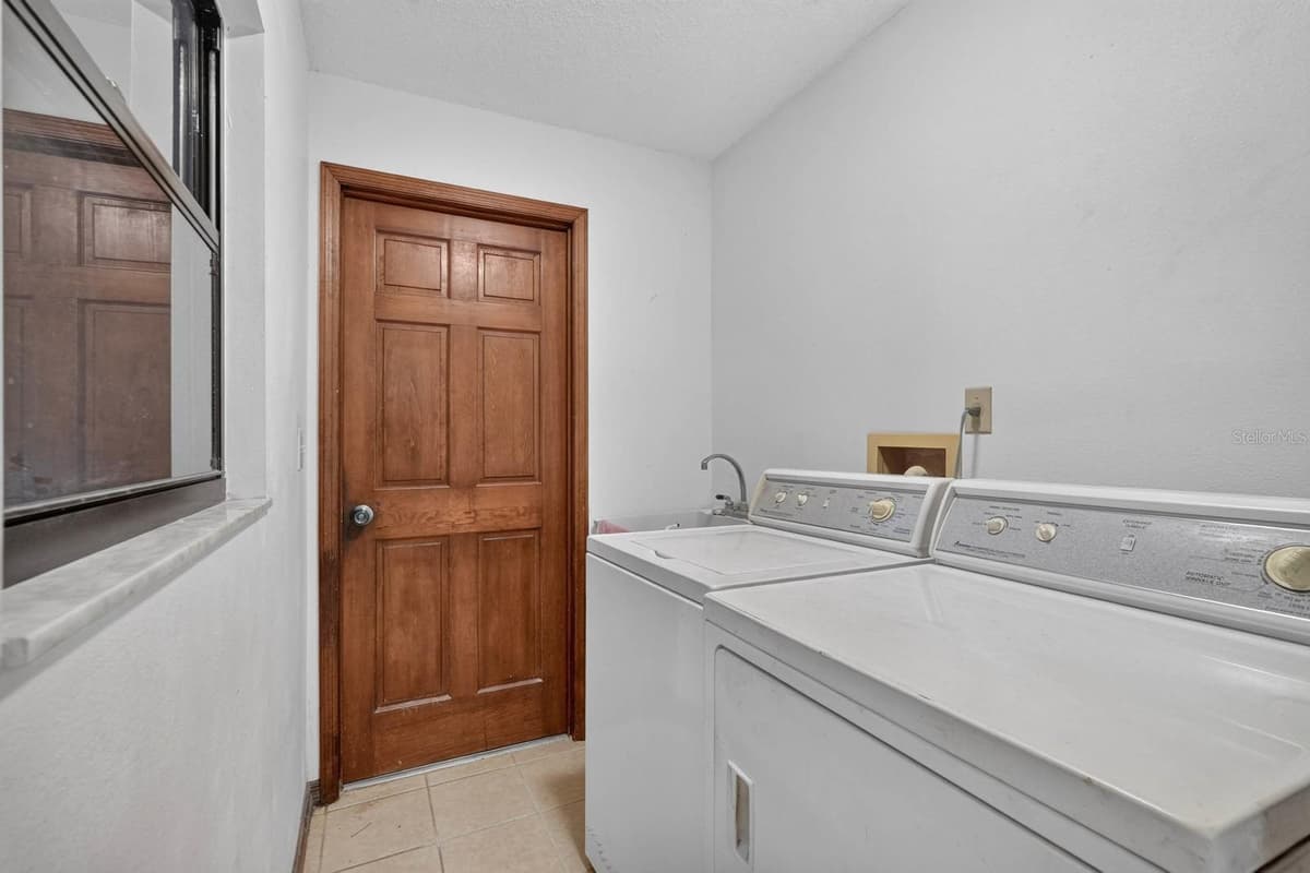 1862 PORTVIEW AVENUE — photo 35 of 55