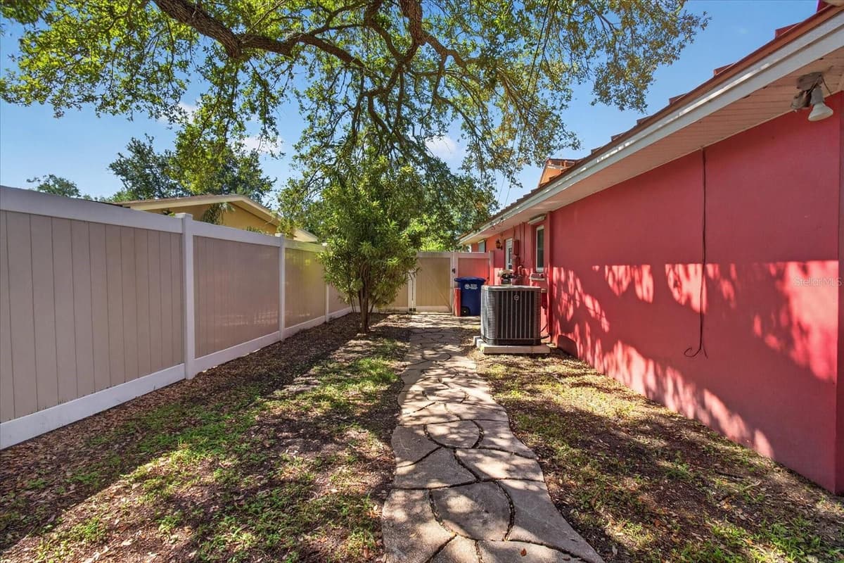 13497 OVAL DRIVE — photo 76 of 94
