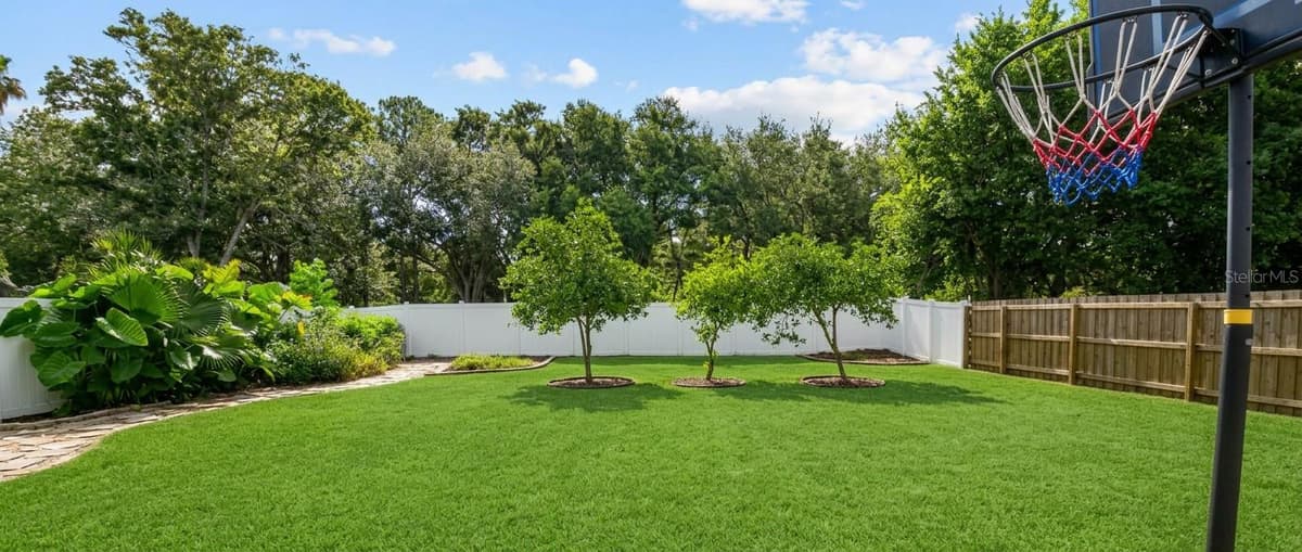 1633 ST CATHERINE DRIVE — photo 7 of 18