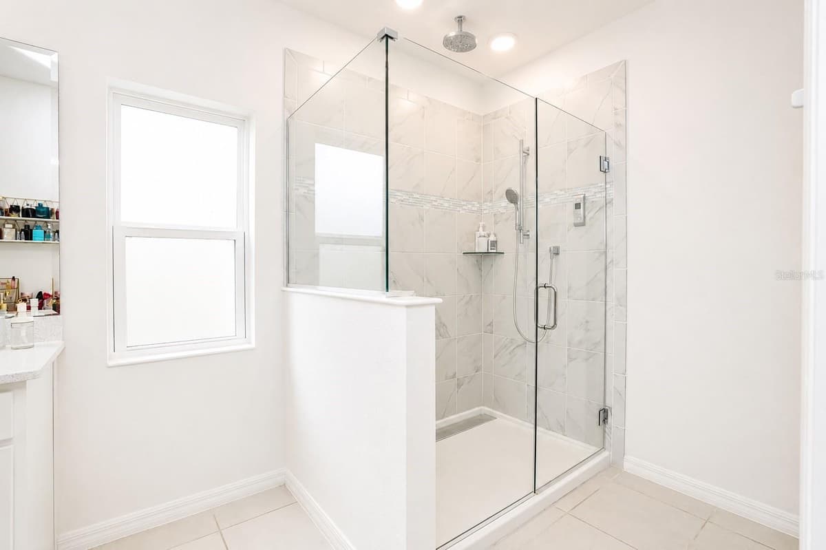 9385 LA SALLE STREET — photo 19 of 55