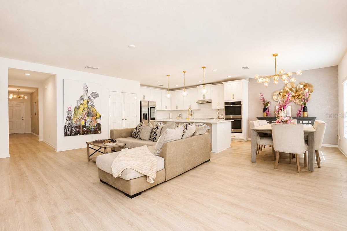 9385 LA SALLE STREET — photo 13 of 55