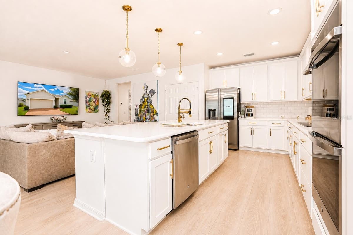 9385 LA SALLE STREET — photo 4 of 55