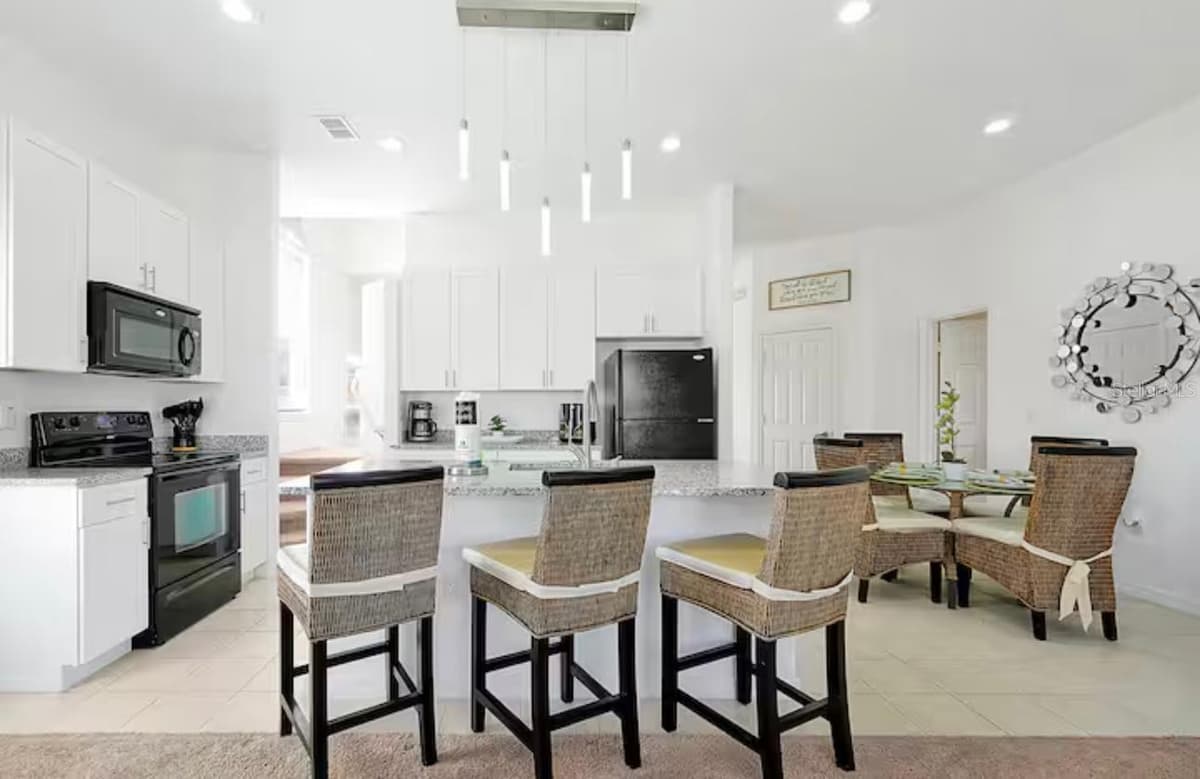 559 CADIZ LOOP — photo 8 of 28