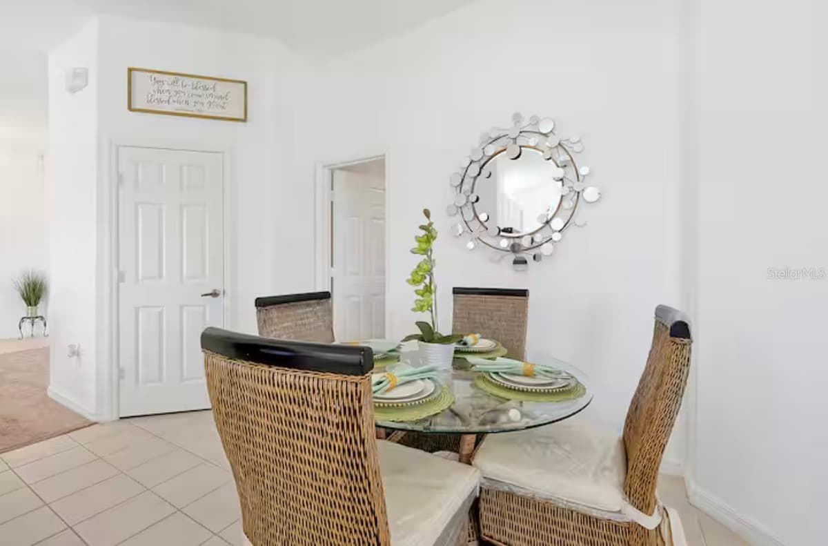559 CADIZ LOOP — photo 4 of 28