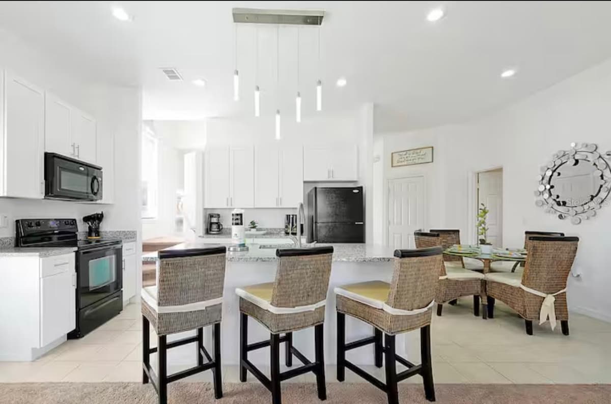 559 CADIZ LOOP — photo 11 of 28