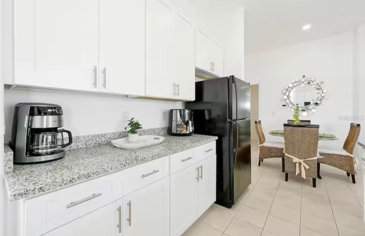 559 CADIZ LOOP — photo 10 of 28