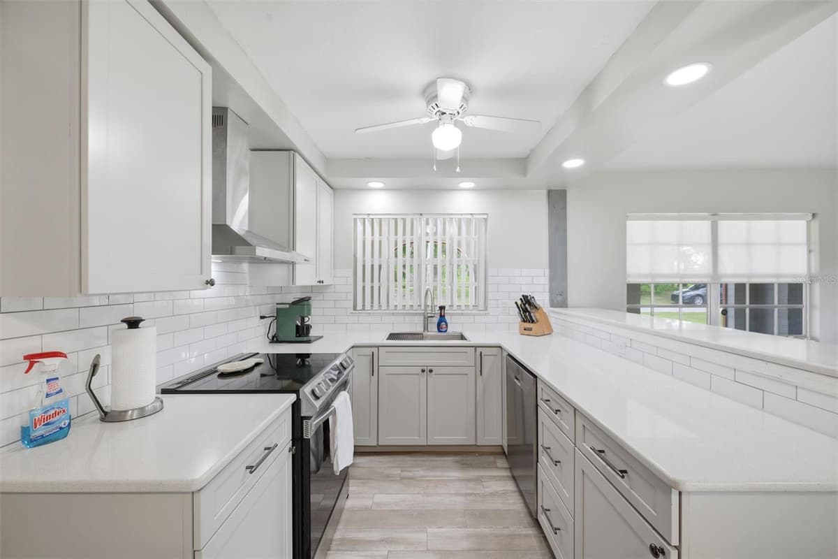 708 NOLA STREET — photo 11 of 43