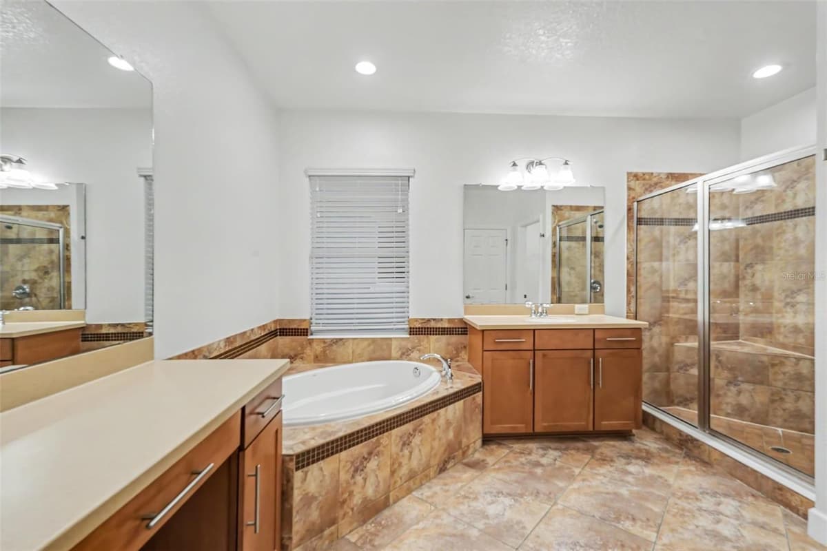 11188 GRAND WINTHROP AVENUE — photo 12 of 15