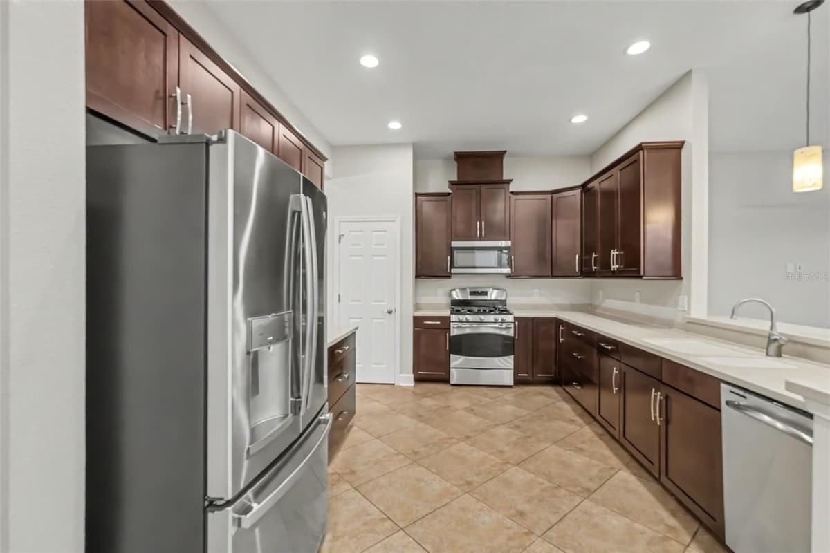 11188 GRAND WINTHROP AVENUE — photo 6 of 15