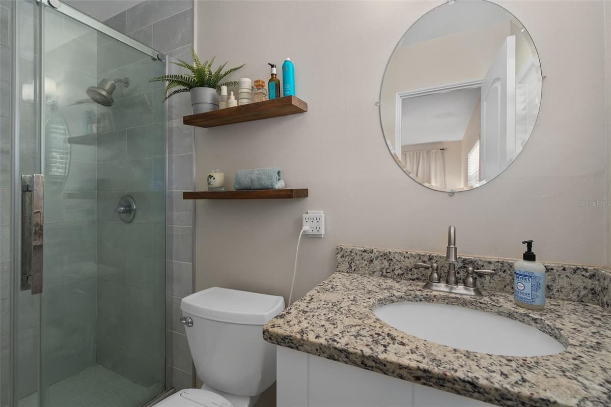 2907 VINE STREET — photo 12 of 34