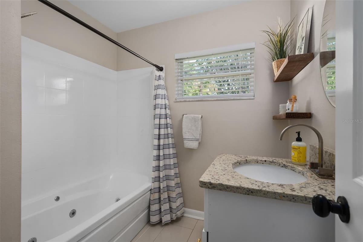 2907 VINE STREET — photo 15 of 34
