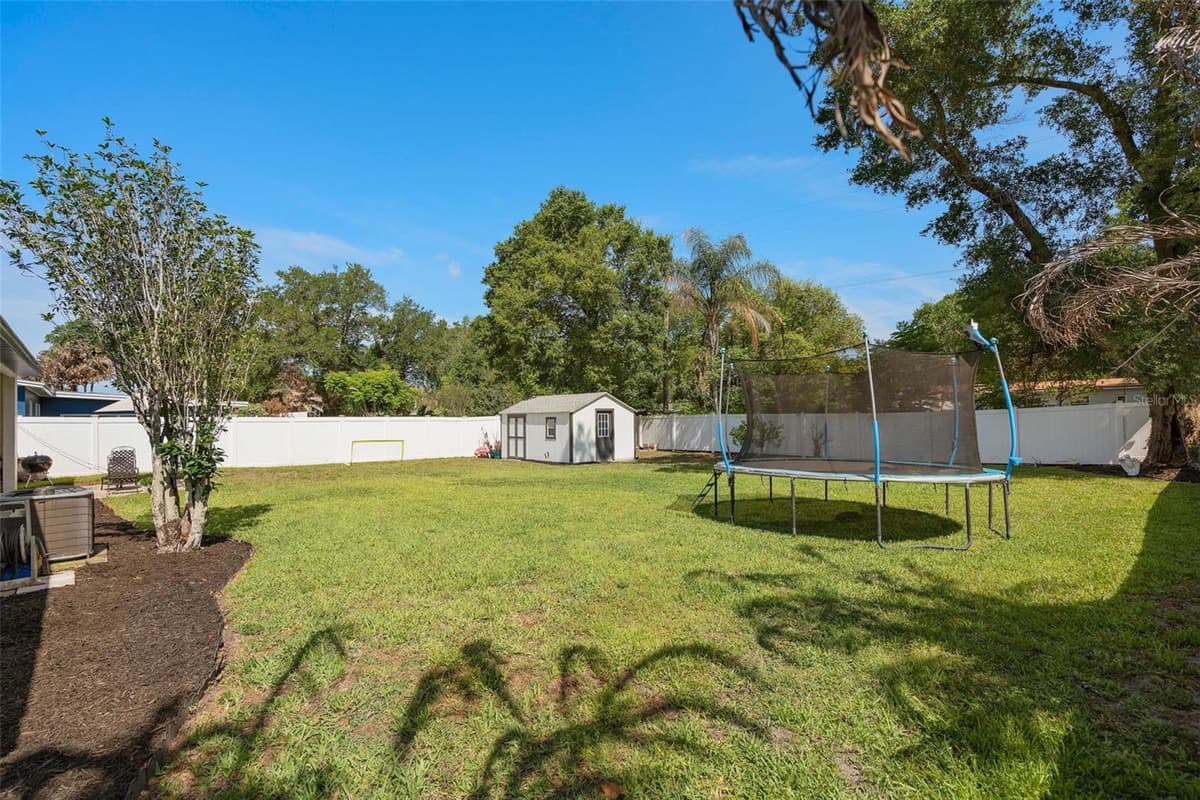2907 VINE STREET — photo 31 of 34