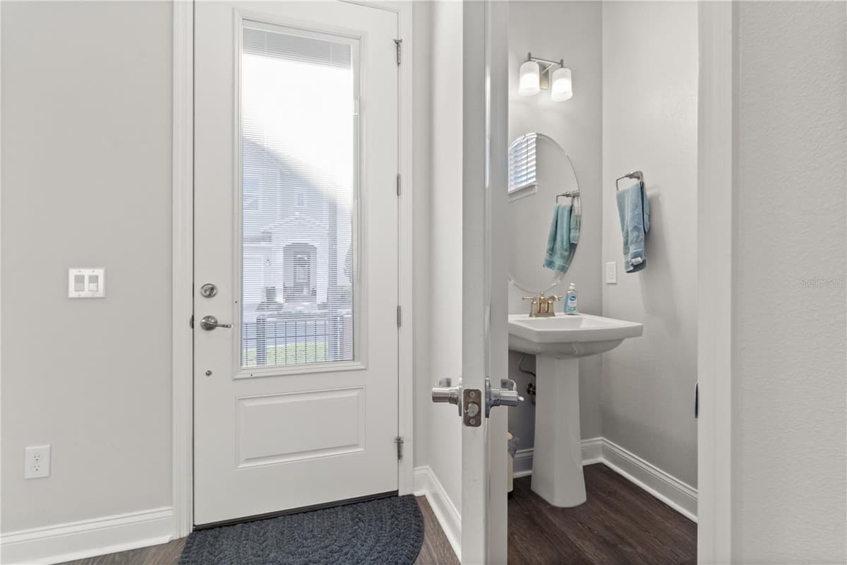 543 WISHBONE LANE — photo 3 of 36