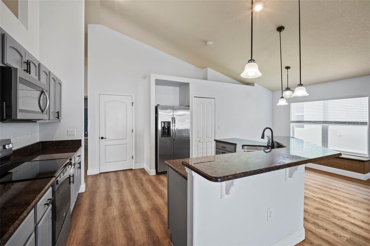 4854 BOREALIS COURT — photo 7 of 32