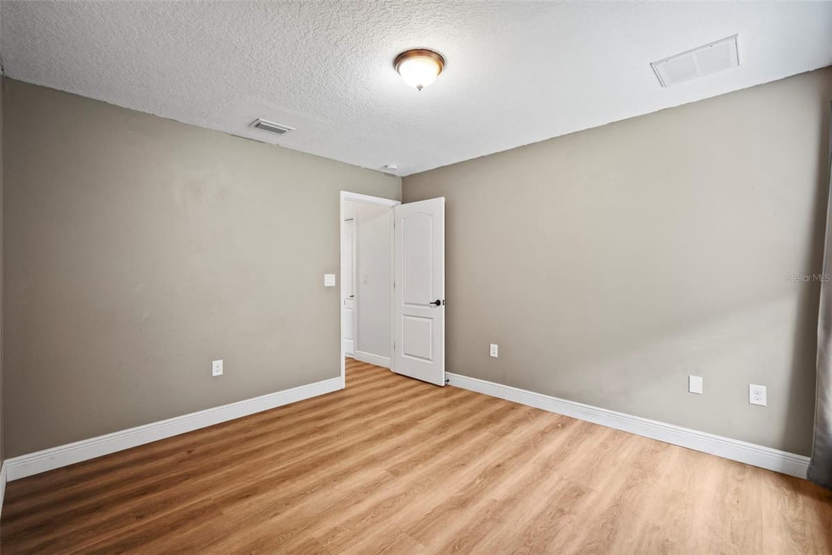 4854 BOREALIS COURT — photo 23 of 32