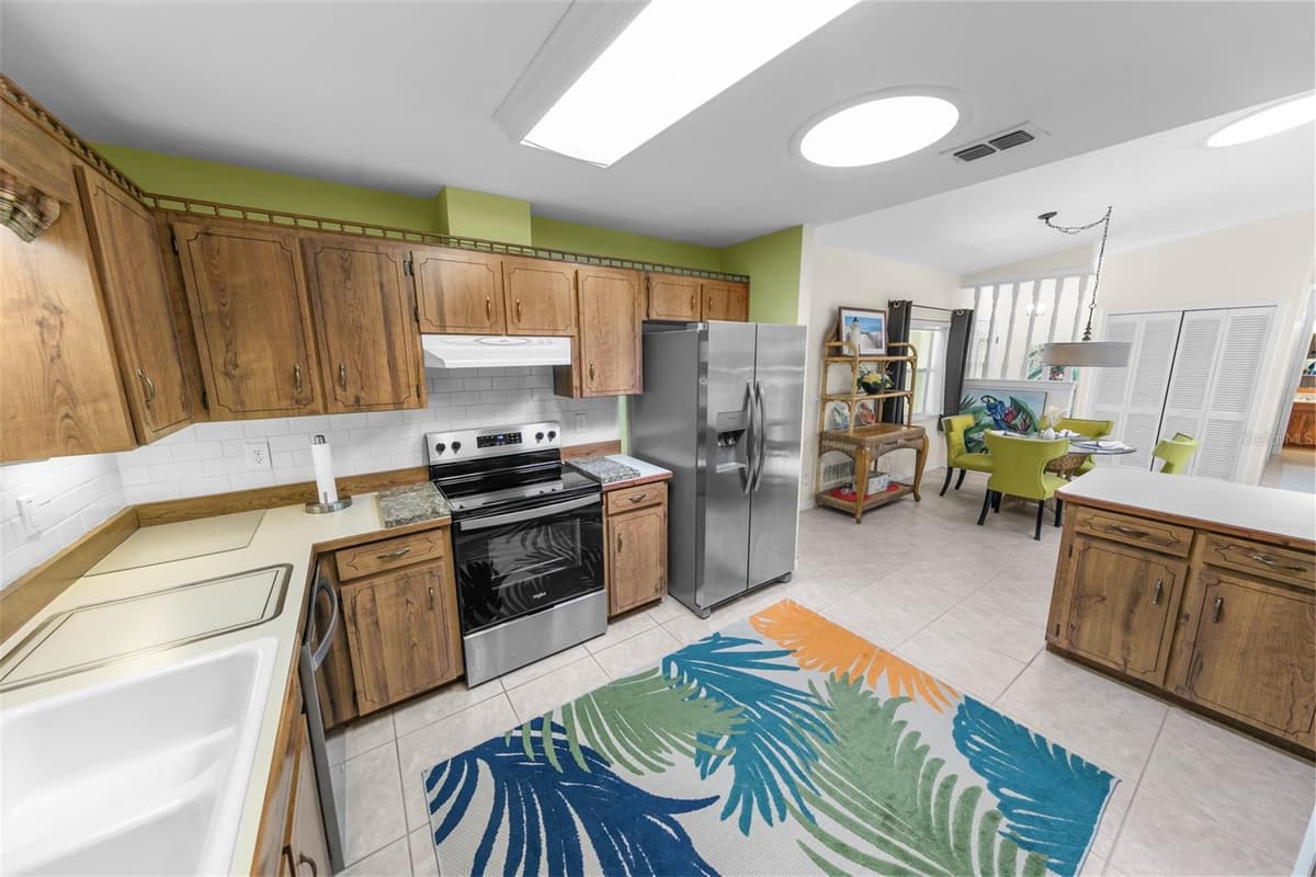 66 BEVERLY HILLS AVENUE — photo 12 of 42